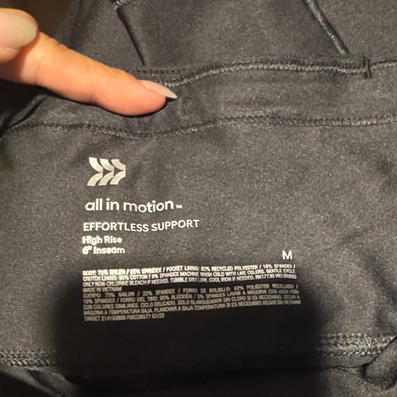 Size M All In Motion Women’s Black Pocketed Biker Shorts 6”inseam - Picture 7 of 9